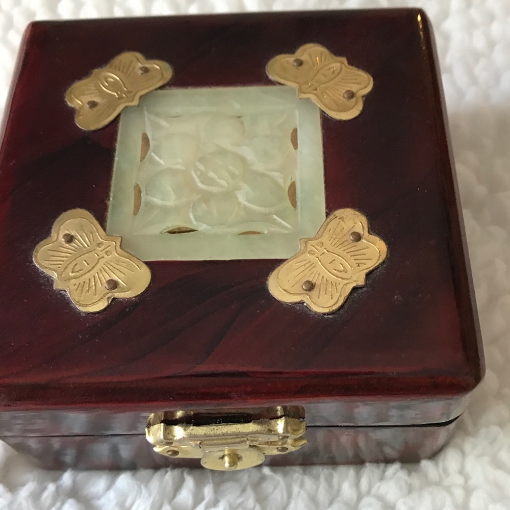 Jewelry box